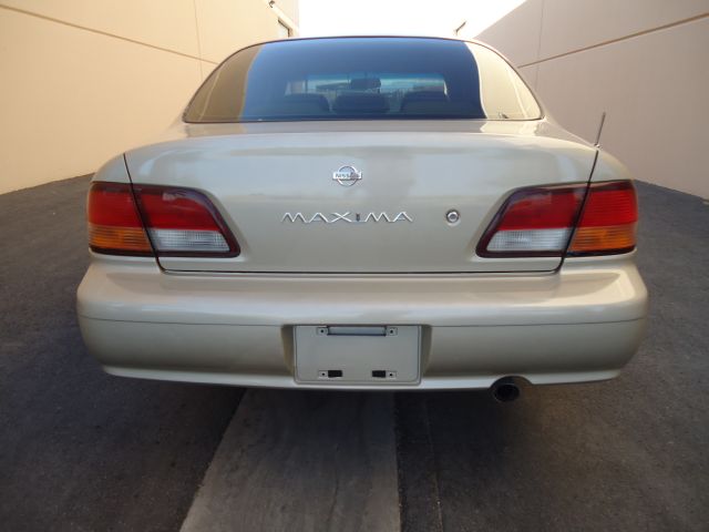 Nissan Maxima 1999 photo 10