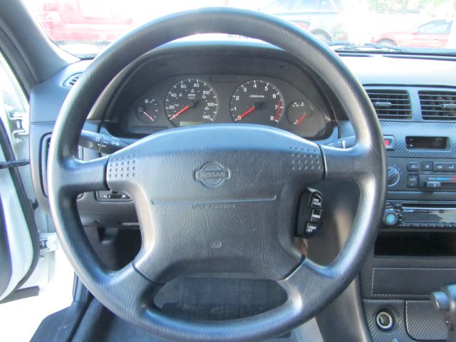 Nissan Maxima 1999 photo 7