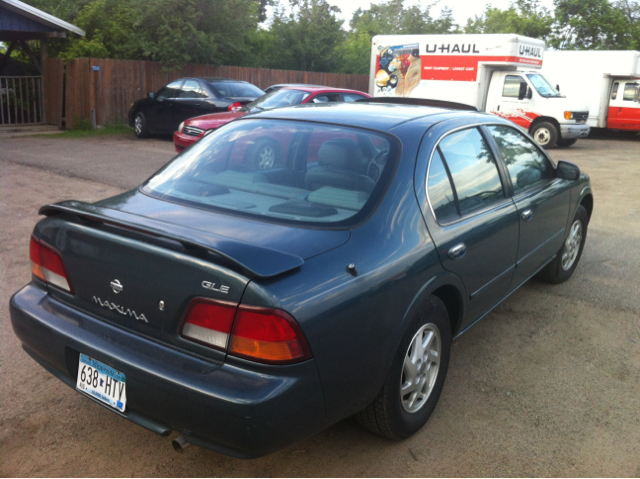 Nissan Maxima 1999 photo 4