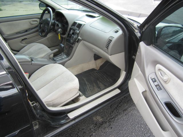 Nissan Maxima 2000 photo 2