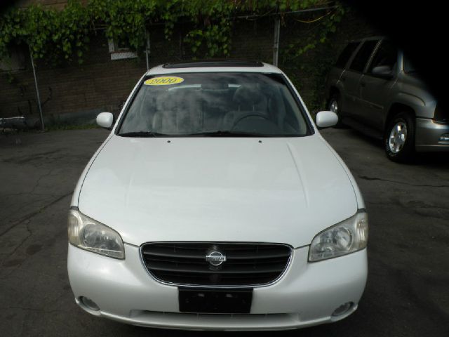 Nissan Maxima 2000 photo 3