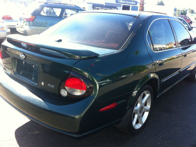 Nissan Maxima 2000 photo 2