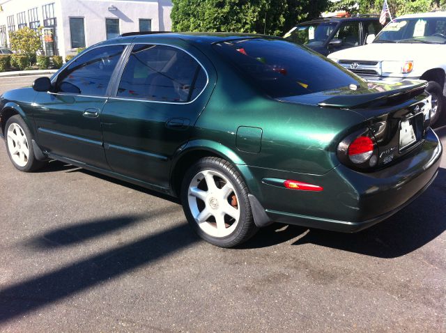 Nissan Maxima 2000 photo 3