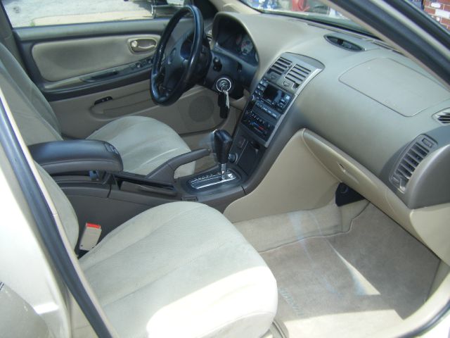 Nissan Maxima 2000 photo 2