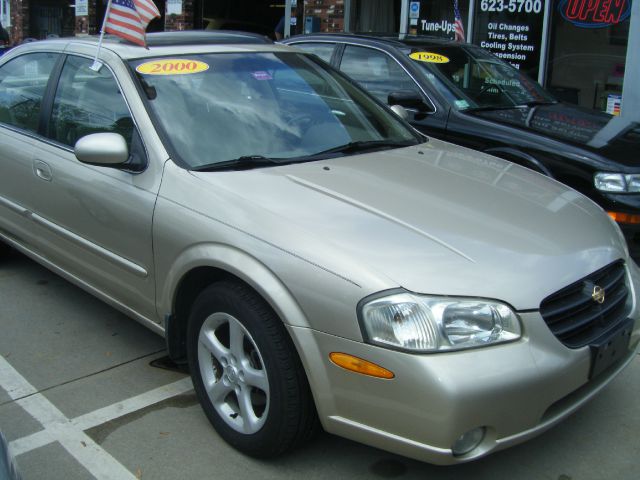 Nissan Maxima 2000 photo 4