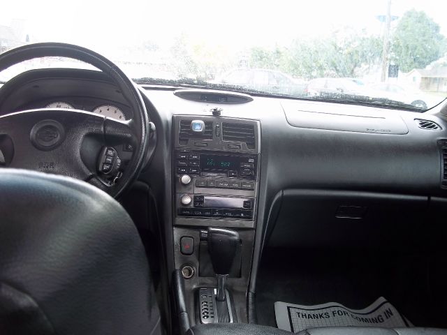 Nissan Maxima 2000 photo 3