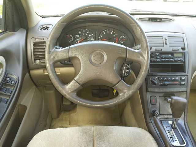 Nissan Maxima 2000 photo 3