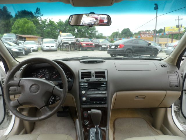 Nissan Maxima 2000 photo 3