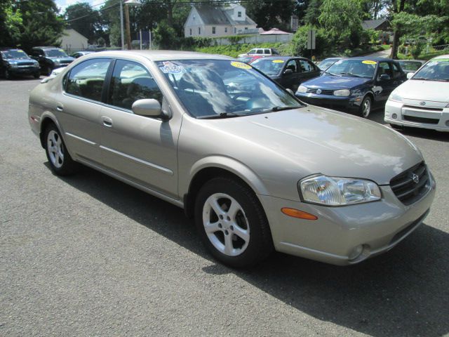 Nissan Maxima 2000 photo 3