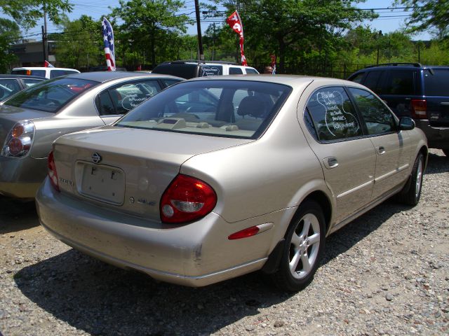 Nissan Maxima 2000 photo 3