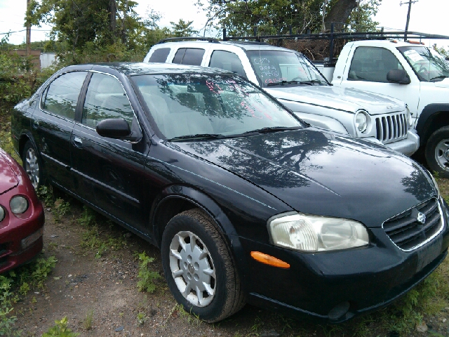 Nissan Maxima 2000 photo 2