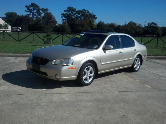 Nissan Maxima 2000 photo 4