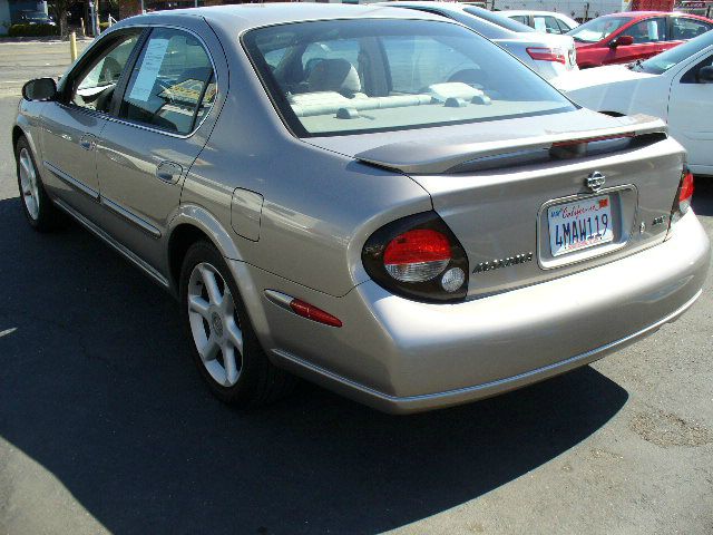 Nissan Maxima 2000 photo 9