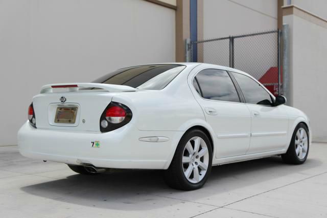 Nissan Maxima 2000 photo 4