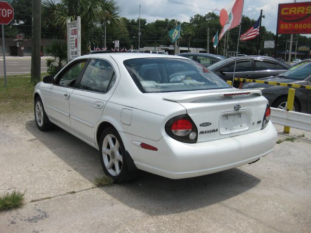 Nissan Maxima 2000 photo 3