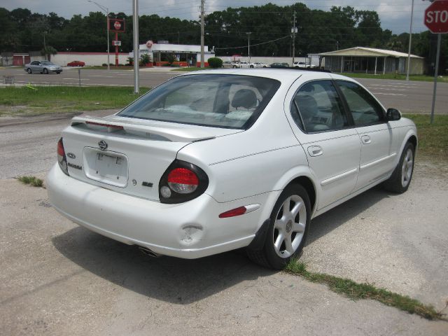 Nissan Maxima 2000 photo 4