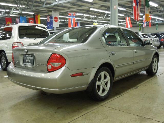 Nissan Maxima 2000 photo 3