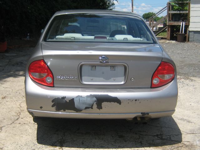 Nissan Maxima 2000 photo 4