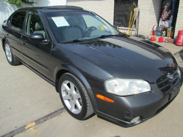 Nissan Maxima 2000 photo 3