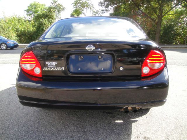 Nissan Maxima 2000 photo 2