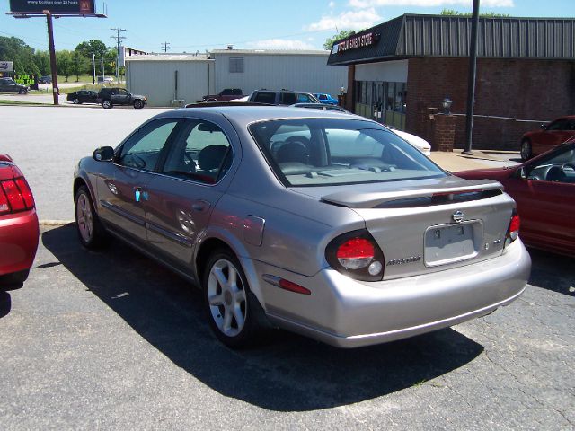 Nissan Maxima 2000 photo 6