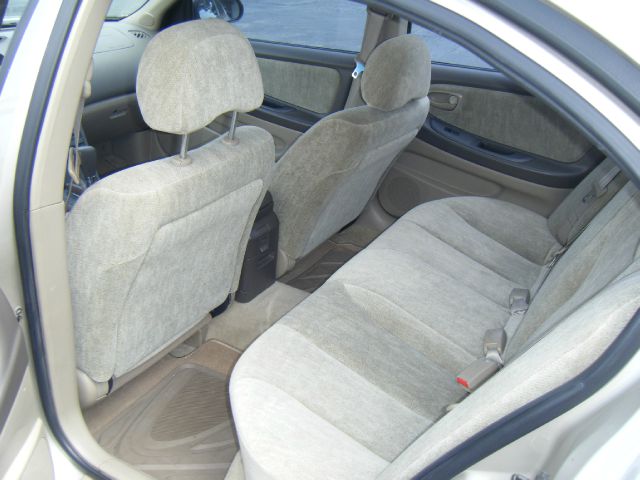 Nissan Maxima 2000 photo 3