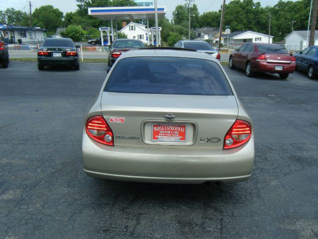 Nissan Maxima 2000 photo 7