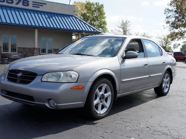 Nissan Maxima SE Sedan