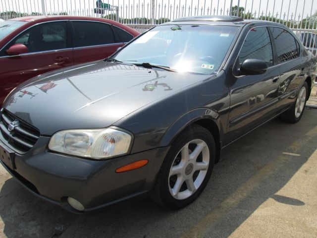 Nissan Maxima SE Sedan