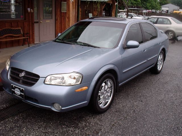 Nissan Maxima SE Sedan