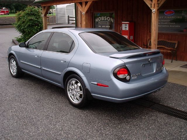 Nissan Maxima 2000 photo 2