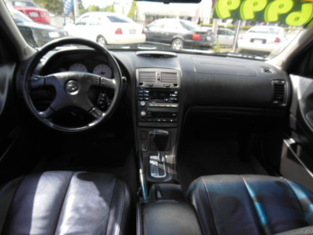 Nissan Maxima 2000 photo 11