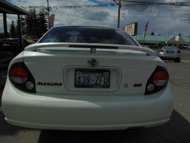 Nissan Maxima 2000 photo 6