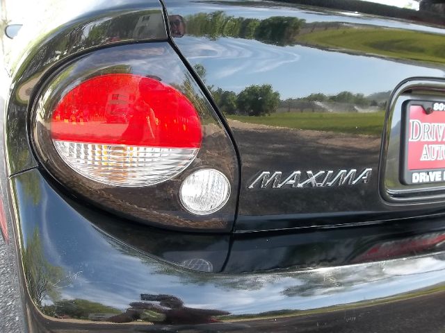 Nissan Maxima 2000 photo 4