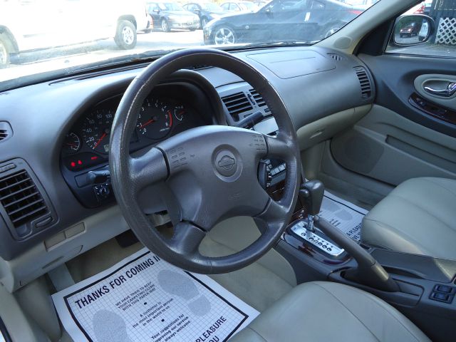 Nissan Maxima 2000 photo 2