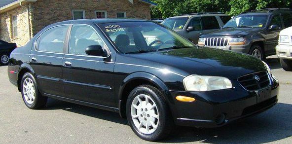 Nissan Maxima 2000 photo 1