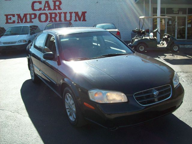 Nissan Maxima 2000 photo 1