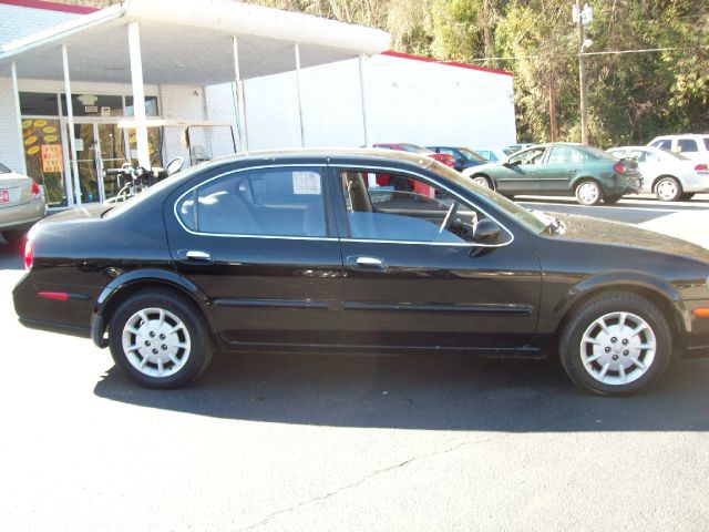 Nissan Maxima 2000 photo 4