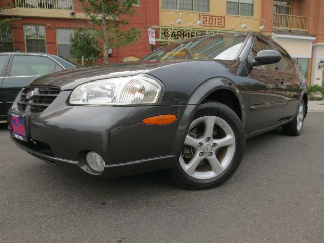 Nissan Maxima SE Sedan