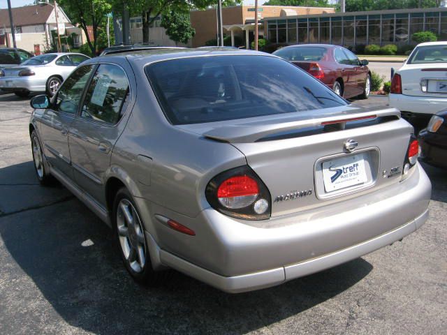 Nissan Maxima SES Standard FF Sedan