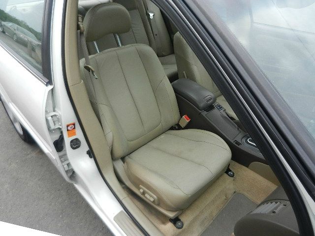 Nissan Maxima 2001 photo 2