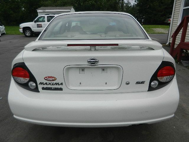 Nissan Maxima 2001 photo 9