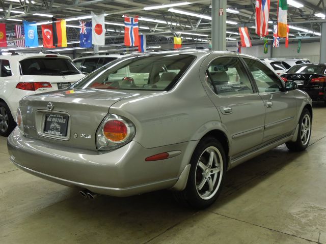 Nissan Maxima 2002 photo 1