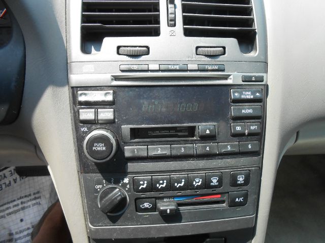 Nissan Maxima 2002 photo 1