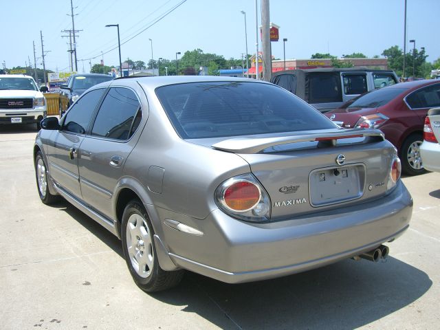 Nissan Maxima 3.0 Quattro Sedan