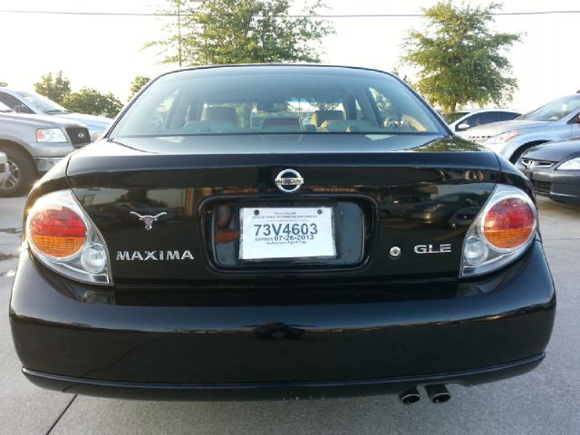 Nissan Maxima 2002 photo 1