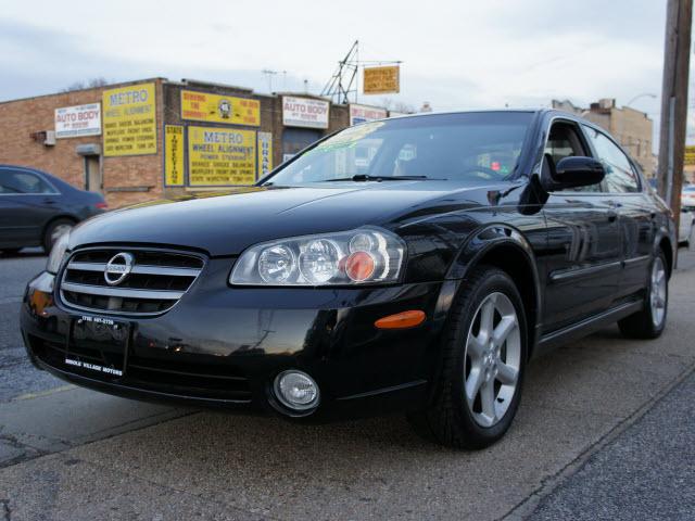 Nissan Maxima SE Sedan