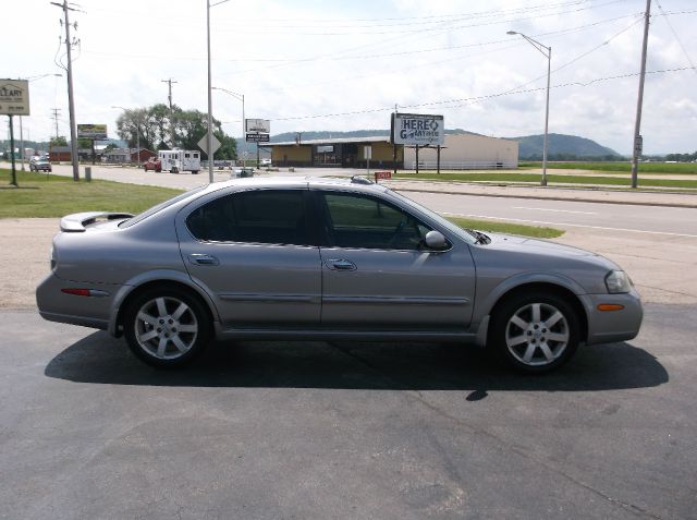 Nissan Maxima 3.0 Quattro Sedan