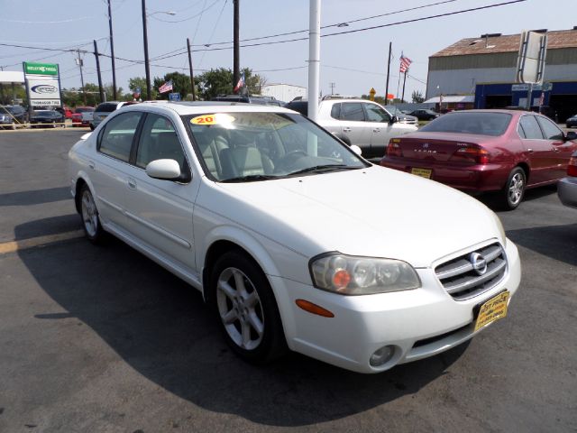 Nissan Maxima 2002 photo 2