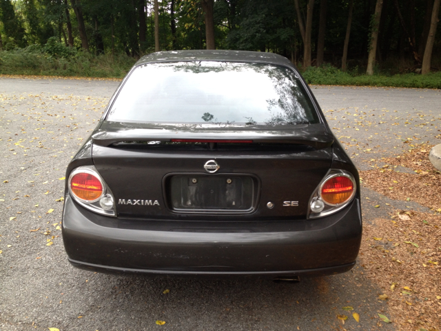 Nissan Maxima SE Sedan